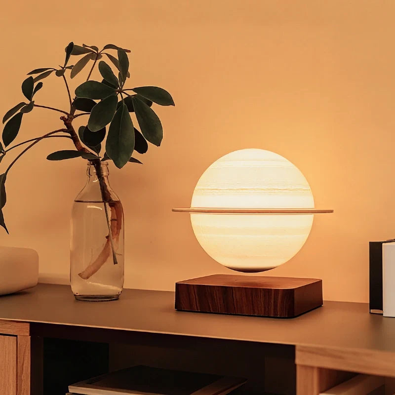 Schwebende Lampe mit magnetischer Levitation