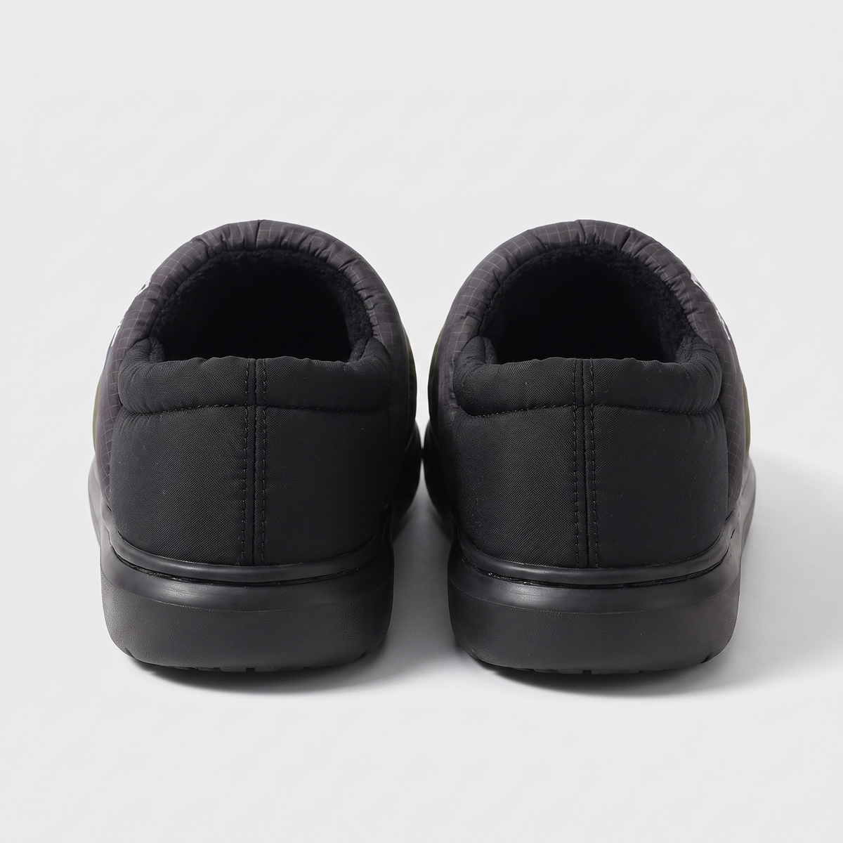 Camp Slippers - Geschlossener Rücken - Warme Fleece-gefütterte Outdoor-Hausschuhe