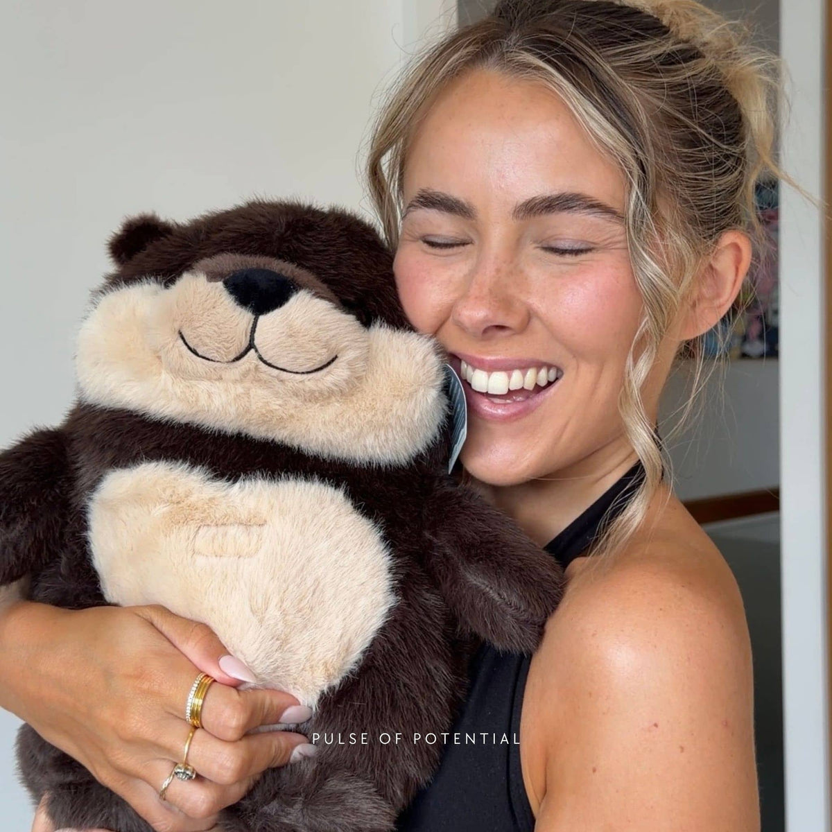 Otis der Otter beschwerte Kuschelfreund