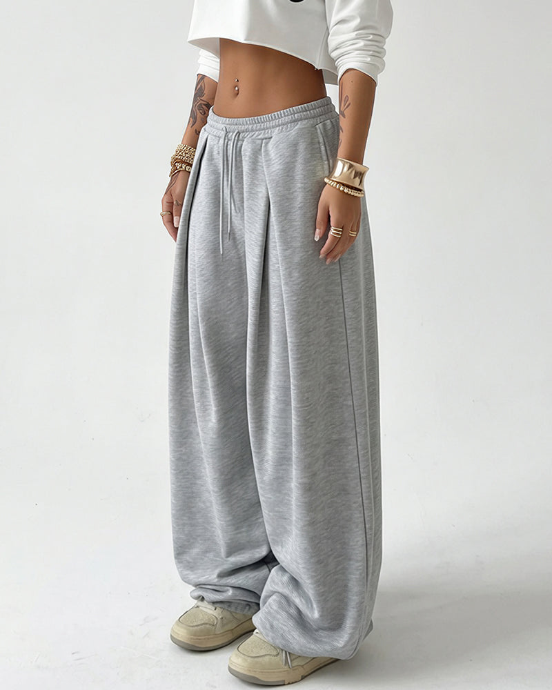 Plissierte weite Sweathose im Streetwear-Stil