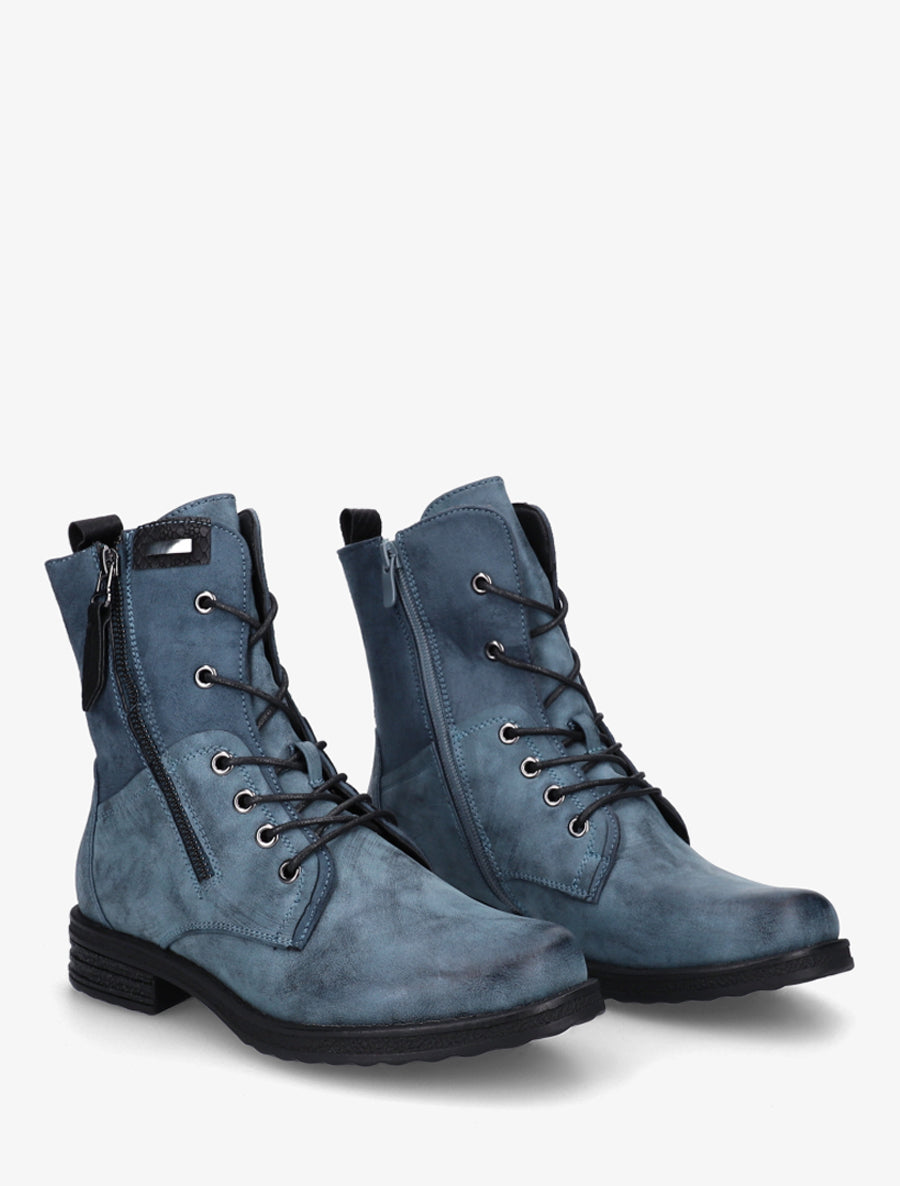 Gefütterte Stiefeletten in Python-Optik