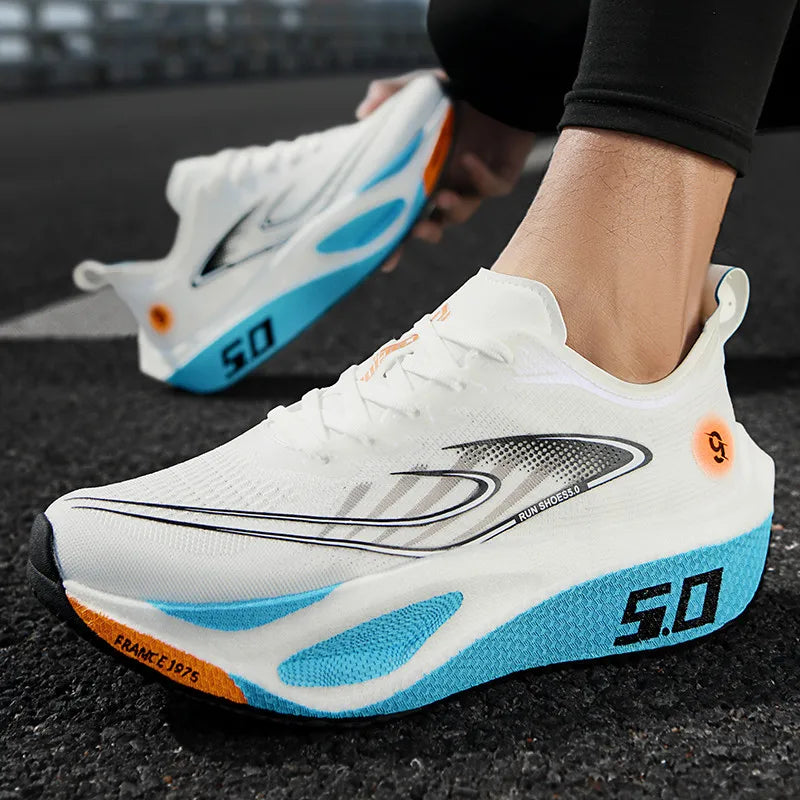 Leichte atmungsaktive Laufschuhe mit stabiler Sohle