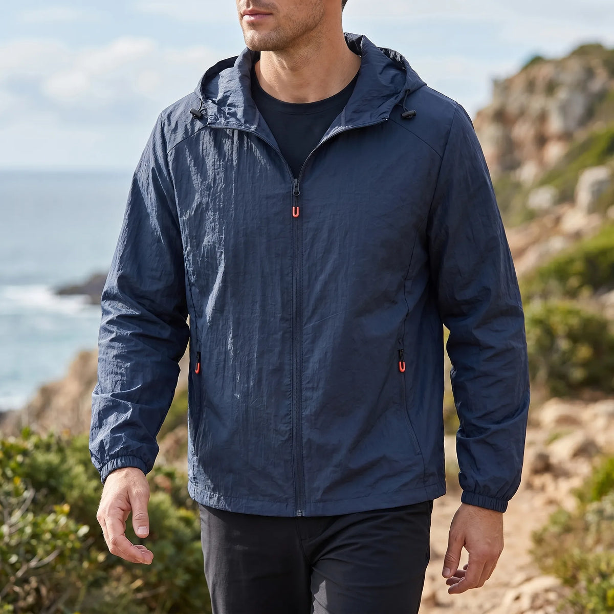 Leichte Outdoor-Windjacke mit Kapuze schnelltrocknend lange Ärmel