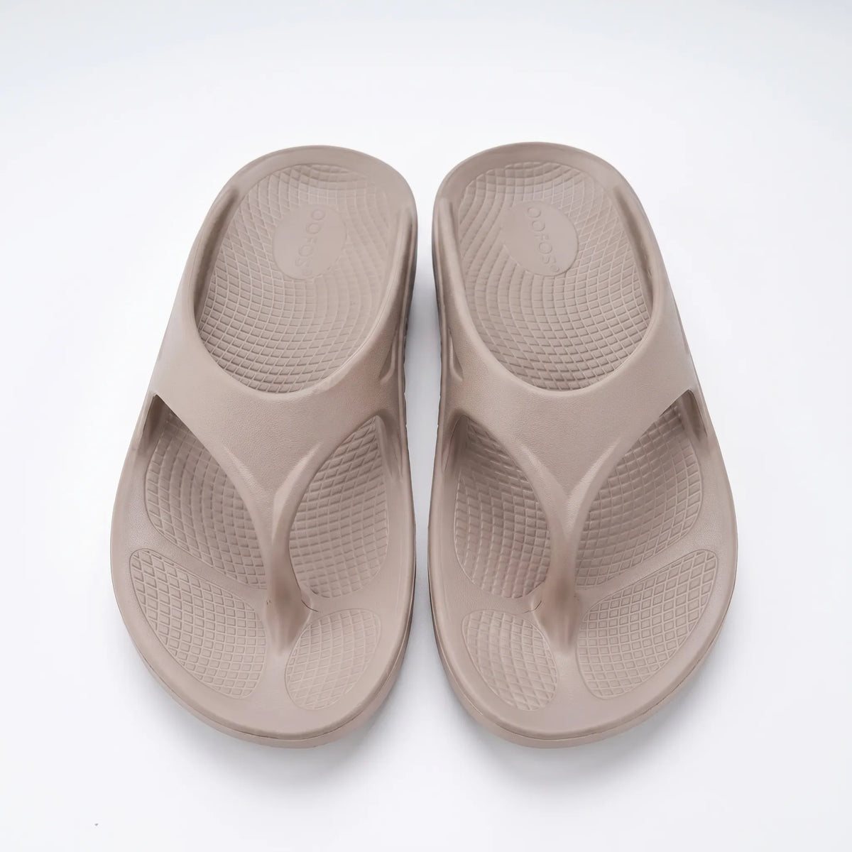 Dickgepolsterte Slip-On-Sandalen mit rutschfester Sohle und anatomischem Fußbett