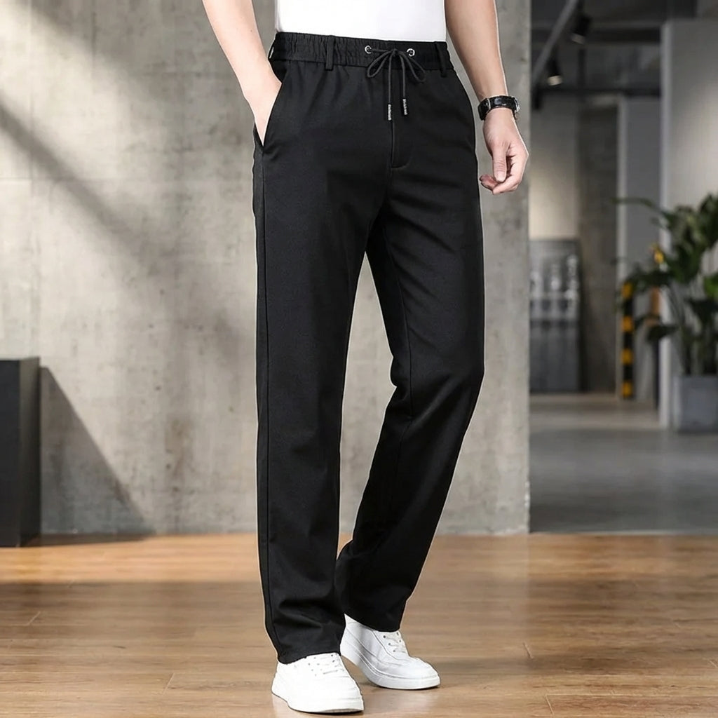 Herrenhose mit elastischer Taille, geradem Schnitt und komfortabler Passform
