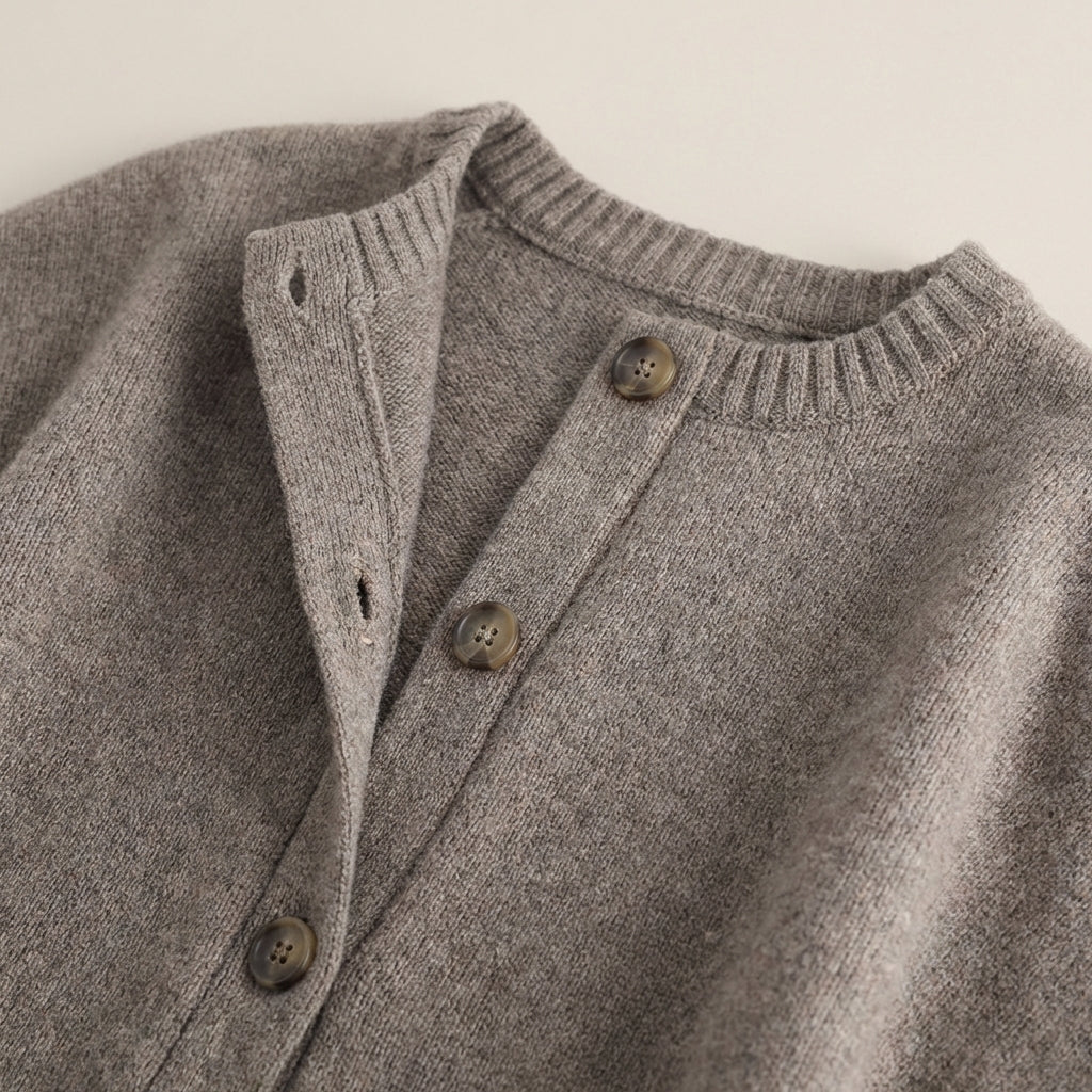 Verkürzter Cape-Cardigan mit Knopfleiste und gerippten Kanten