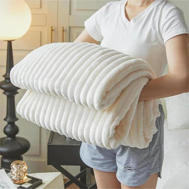 Dickflauschige Wurfdecke warm weich pillingresistent Winterdecke