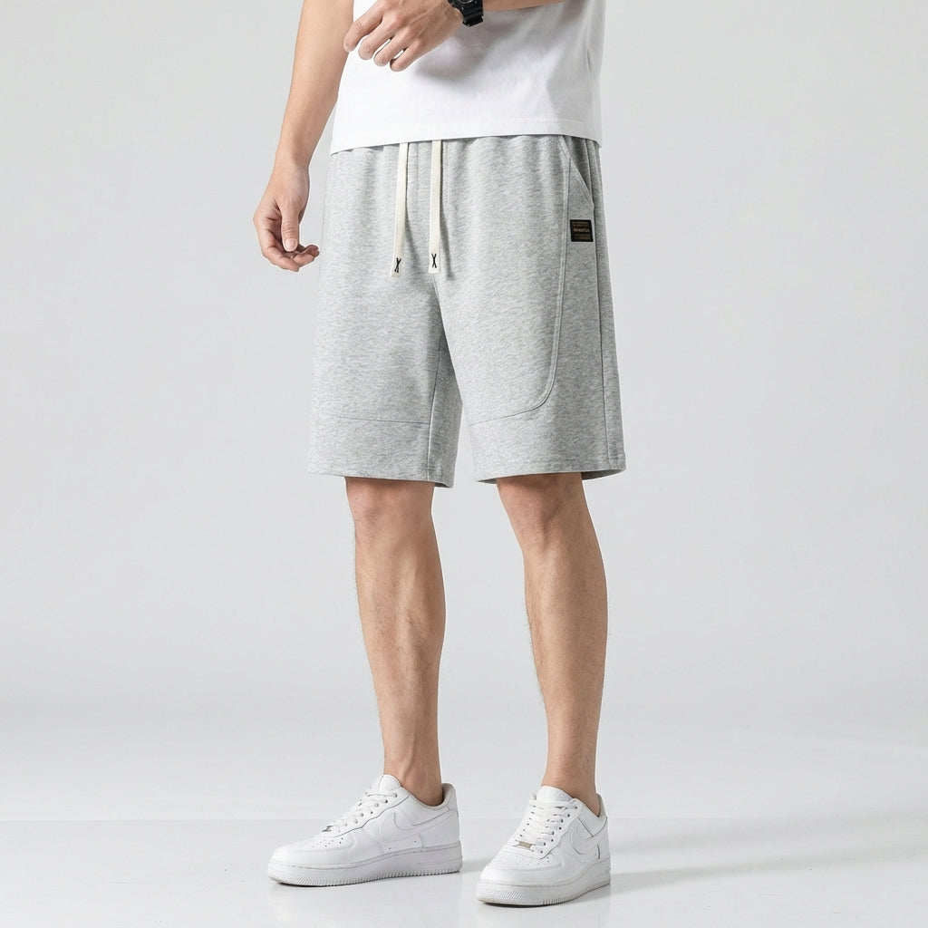 Lockere Herren-Shorts mit Kordelzug-Bund und tiefen Seitentaschen