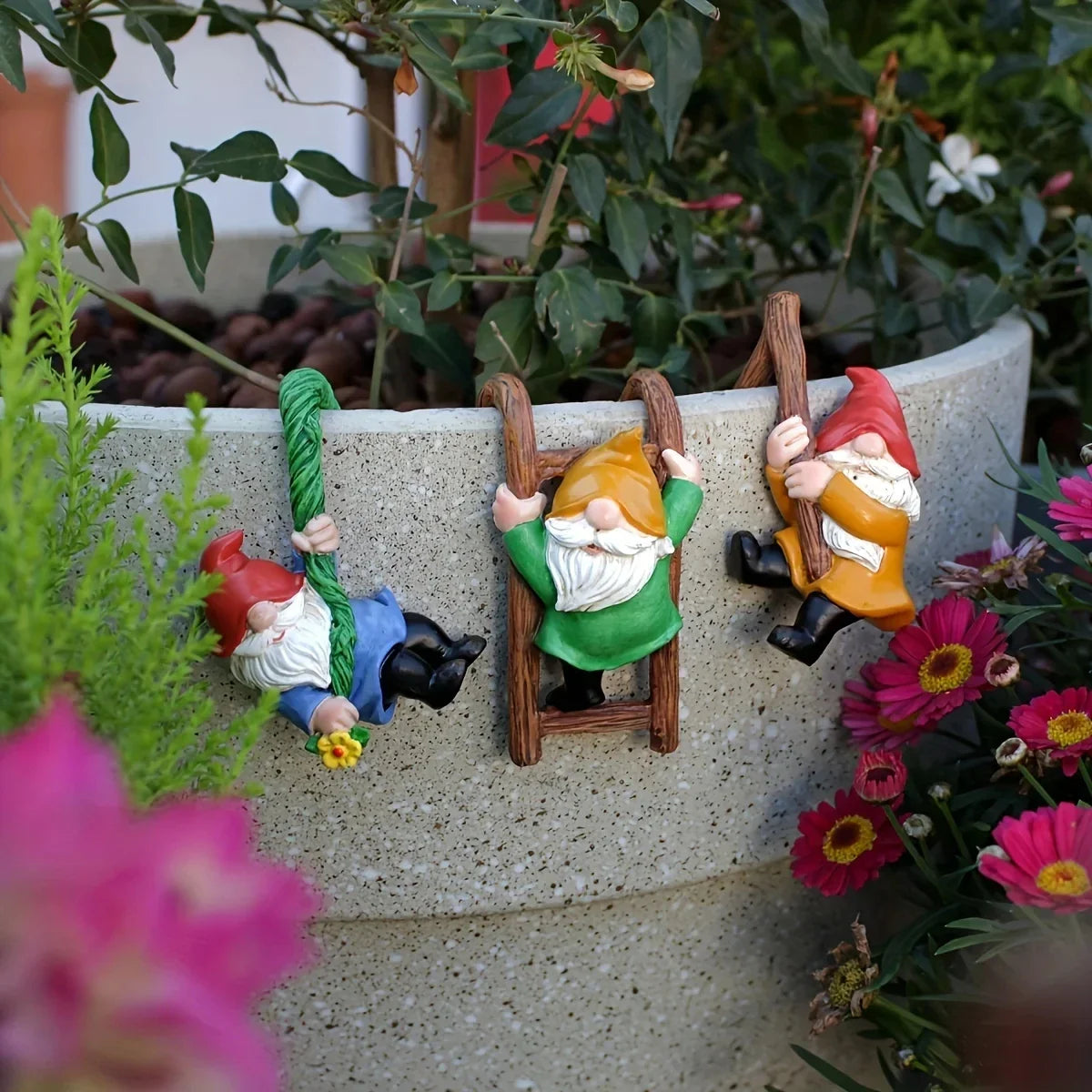 Miniatur-Kletterzwerge handgemalt zum Einhängen auf Blumentöpfe