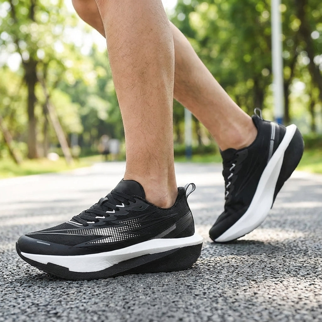 Laufschuh niedrigprofiliert atmungsaktiv stabil leicht