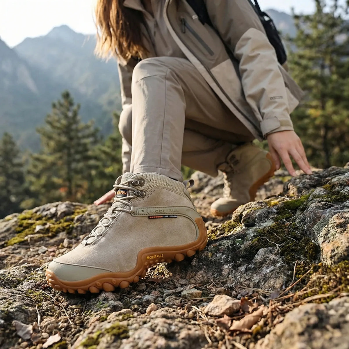 Wasserdichter Wanderstiefel knöchelhoch mit Profilsohle für Berge und Waldwege