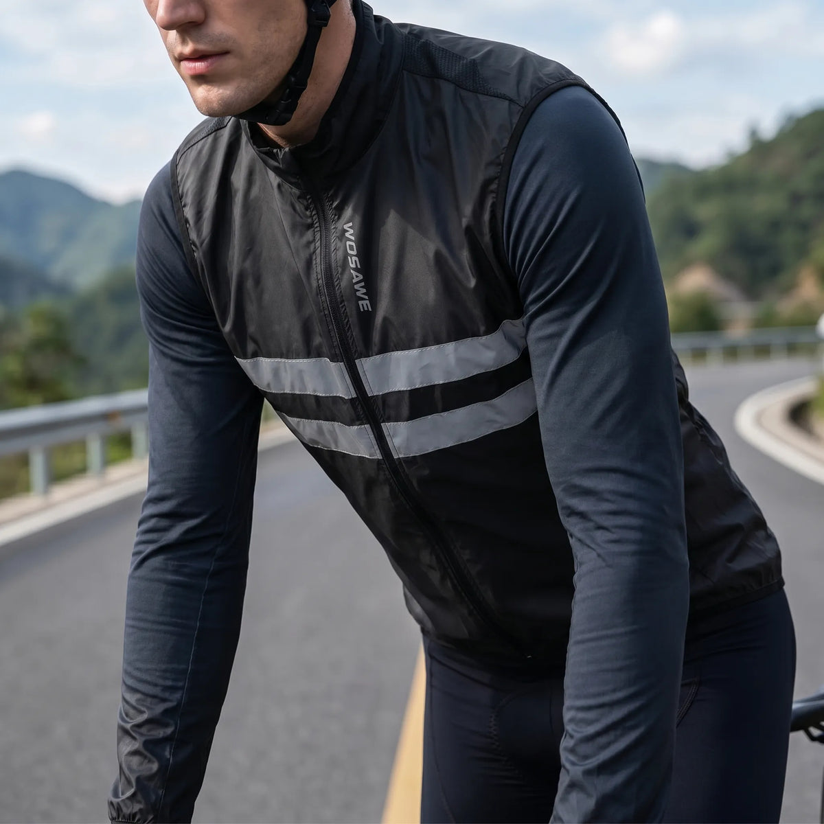 Leichte Fahrrad-Windbreaker mit reflektierenden Bruststreifen und verlängertem Rückenzipfel