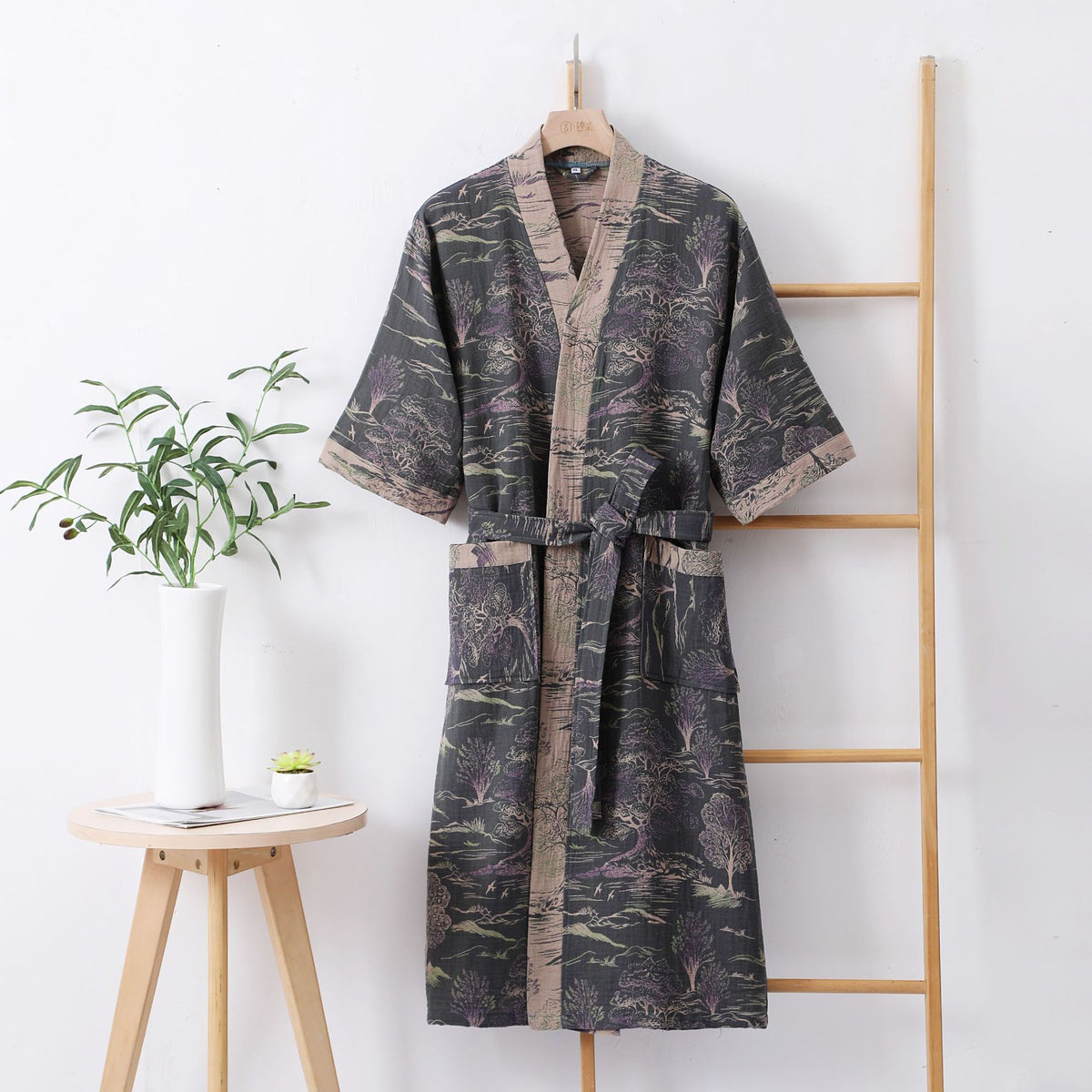 Camp Basel | Serenori Lockerer Kimono-Morgenmantel