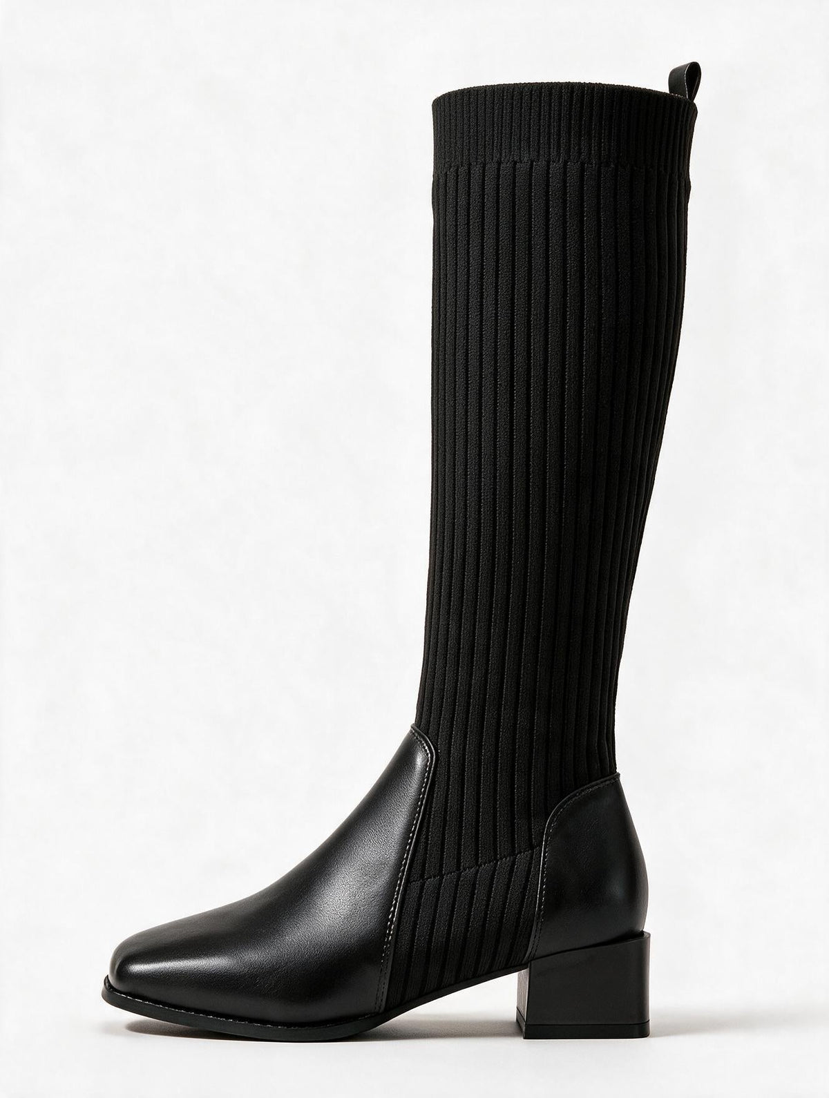 Hohe dehnbare Stiefel für kräftige Waden