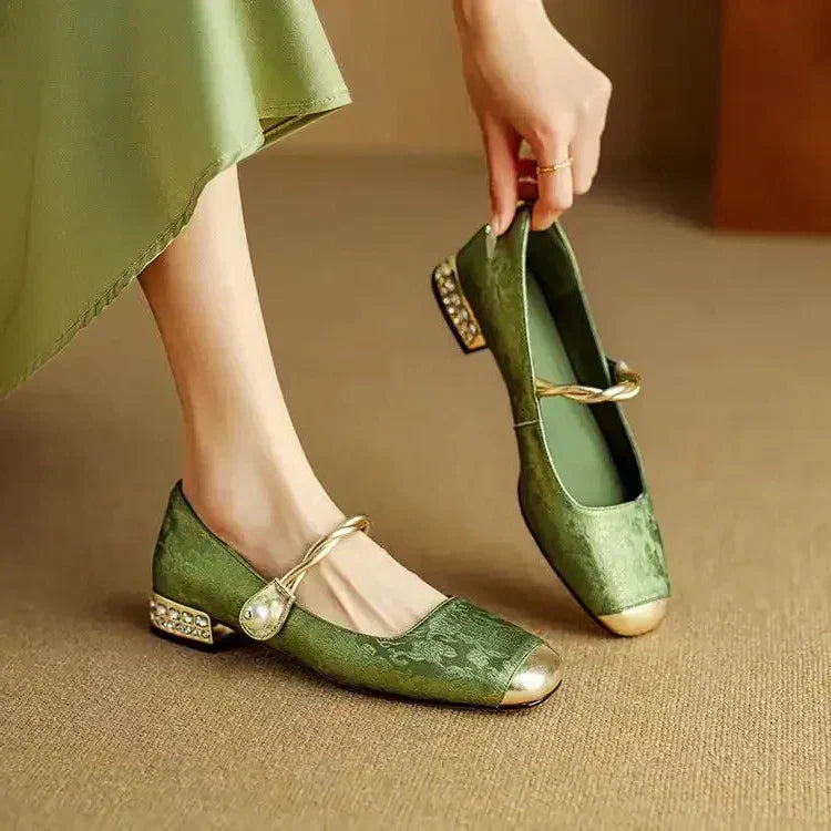 Vintage geflochtene Perlriemchen-Schuhe