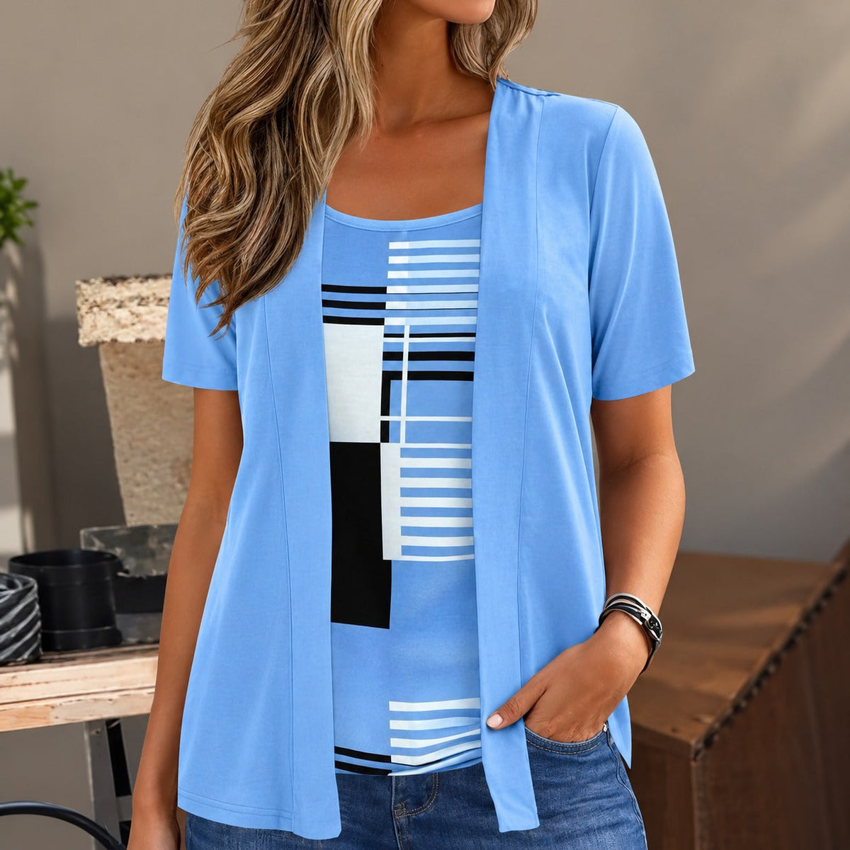 Bluse 2 in 1 mit offenem Überwurf-Effekt und geometrischem Muster