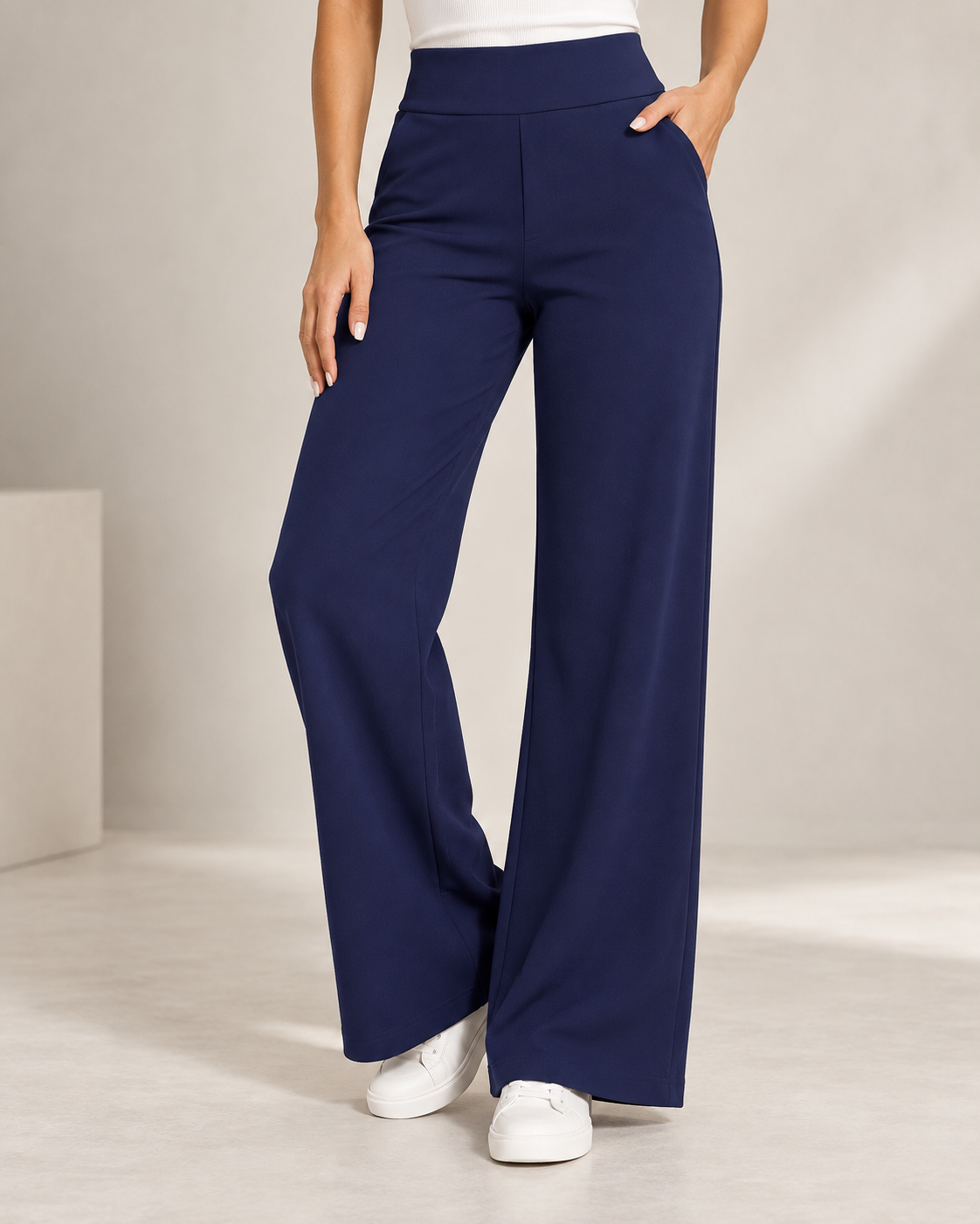 Komfortable Stretch-Hose mit weiten Beinen