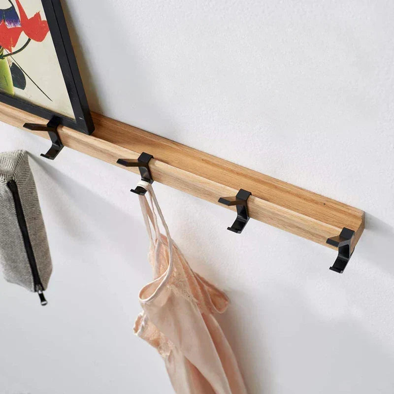 Wandgarderobe aus Holz