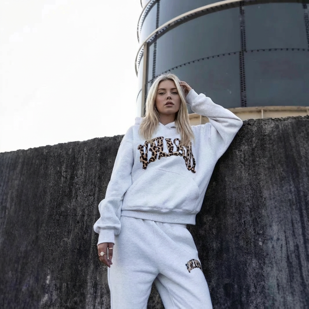 Leopard Lounge Set | Hoodie & Jogginghose mit Leo-Akzent