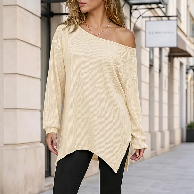 Off-Shoulder Bluse mit Seitenschlitz – Fließender Fall & Moderne Kante für jeden legeren Anlass