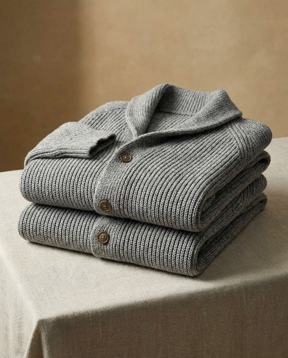 Herren-Strickjacke mit Schalkragen und Knopfleiste