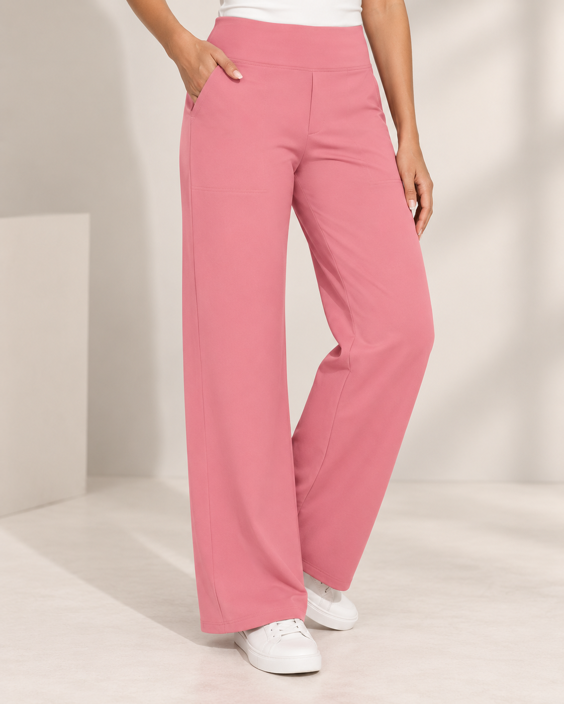 Komfortable Stretch-Hose mit weiten Beinen