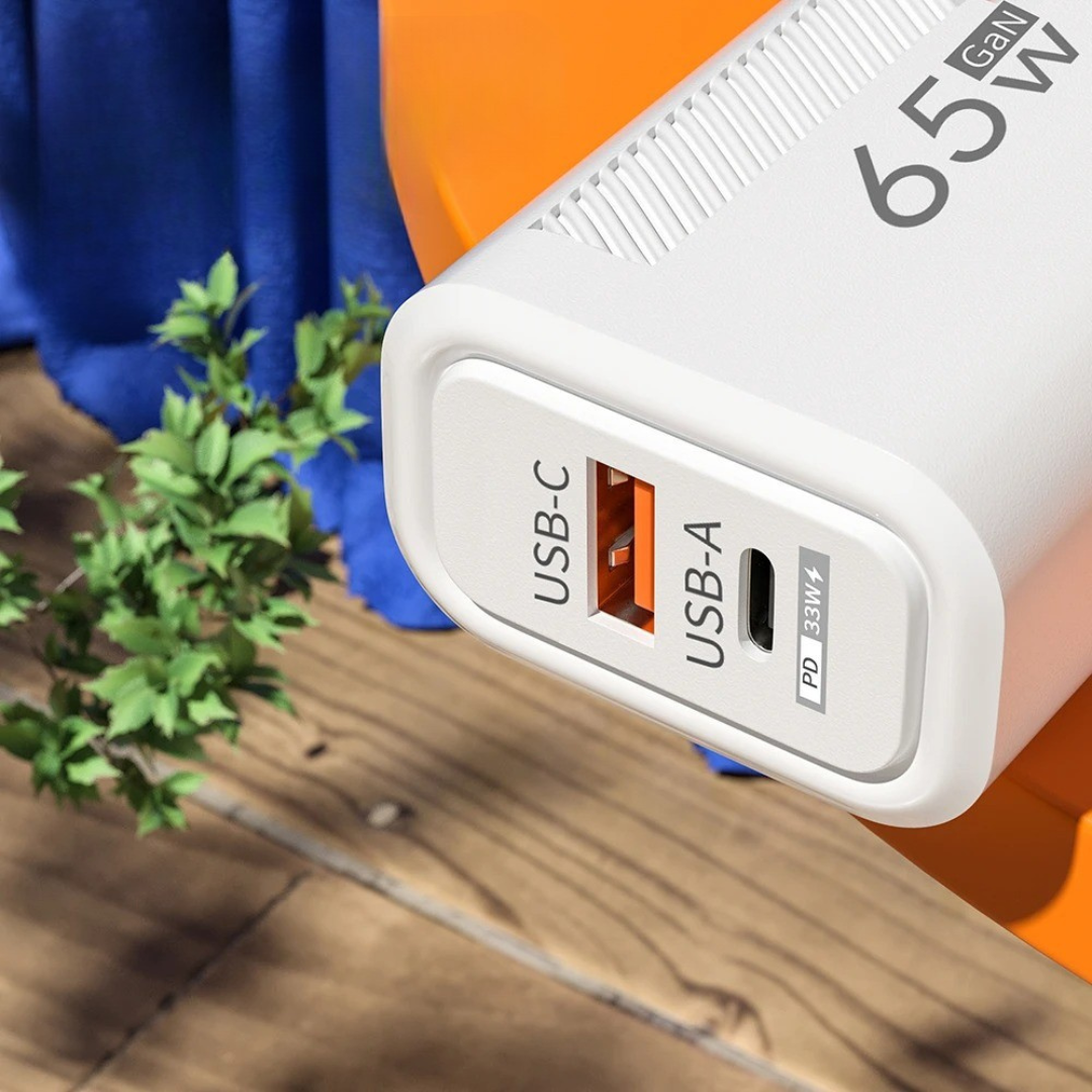 Camp Basel | Powerlia Kompaktes Dual-Port-Wandladegerät