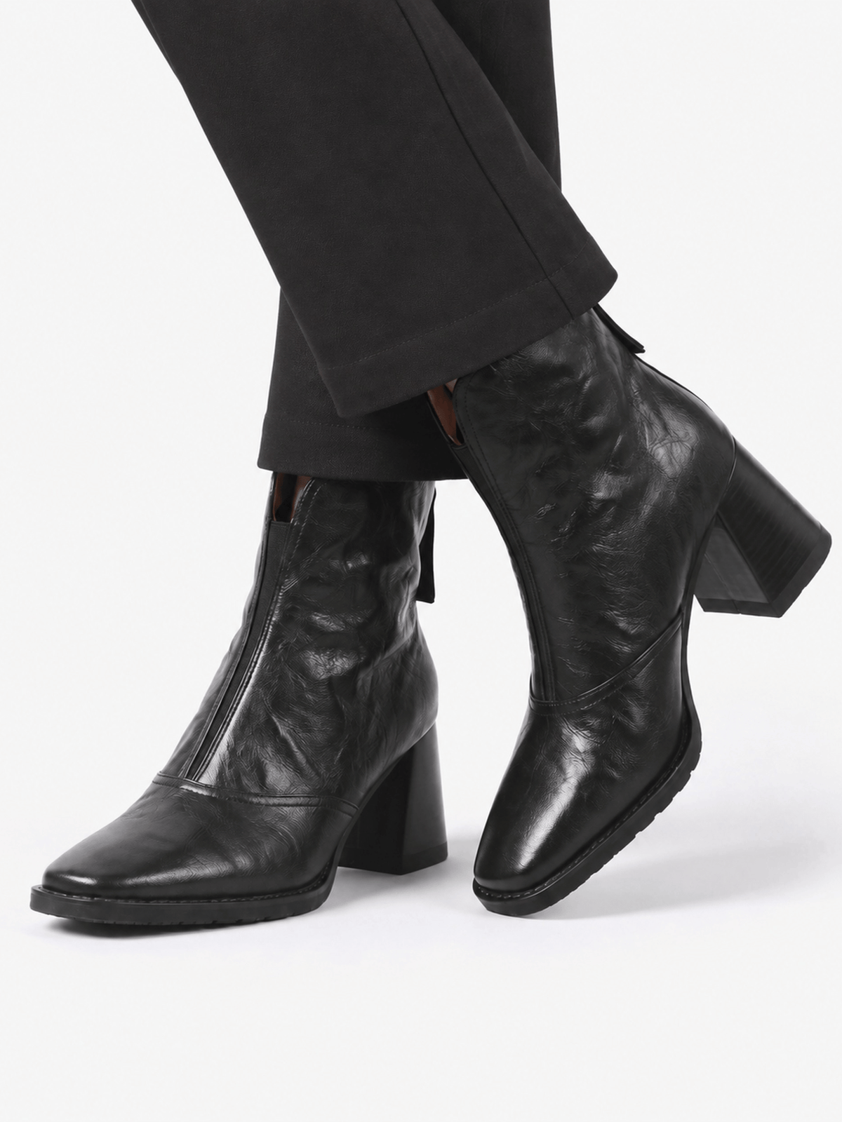 Damen-Stiefeletten aus Leder mit Blockabsatz und Reißverschluss