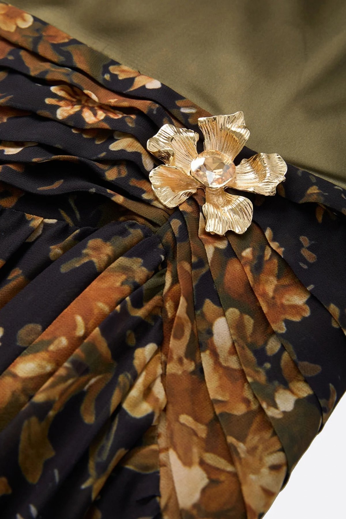 Khakigrünes One-Shoulder-Abendkleid mit Schlitz
