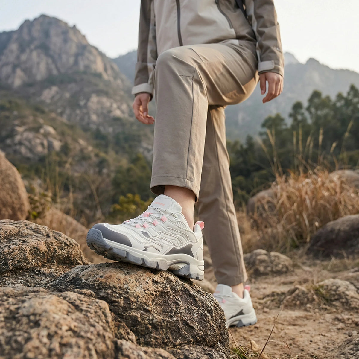 Camp Basel | Rockpura Wasserdichter Damen-Wanderschuh Mit Knöchelschutz