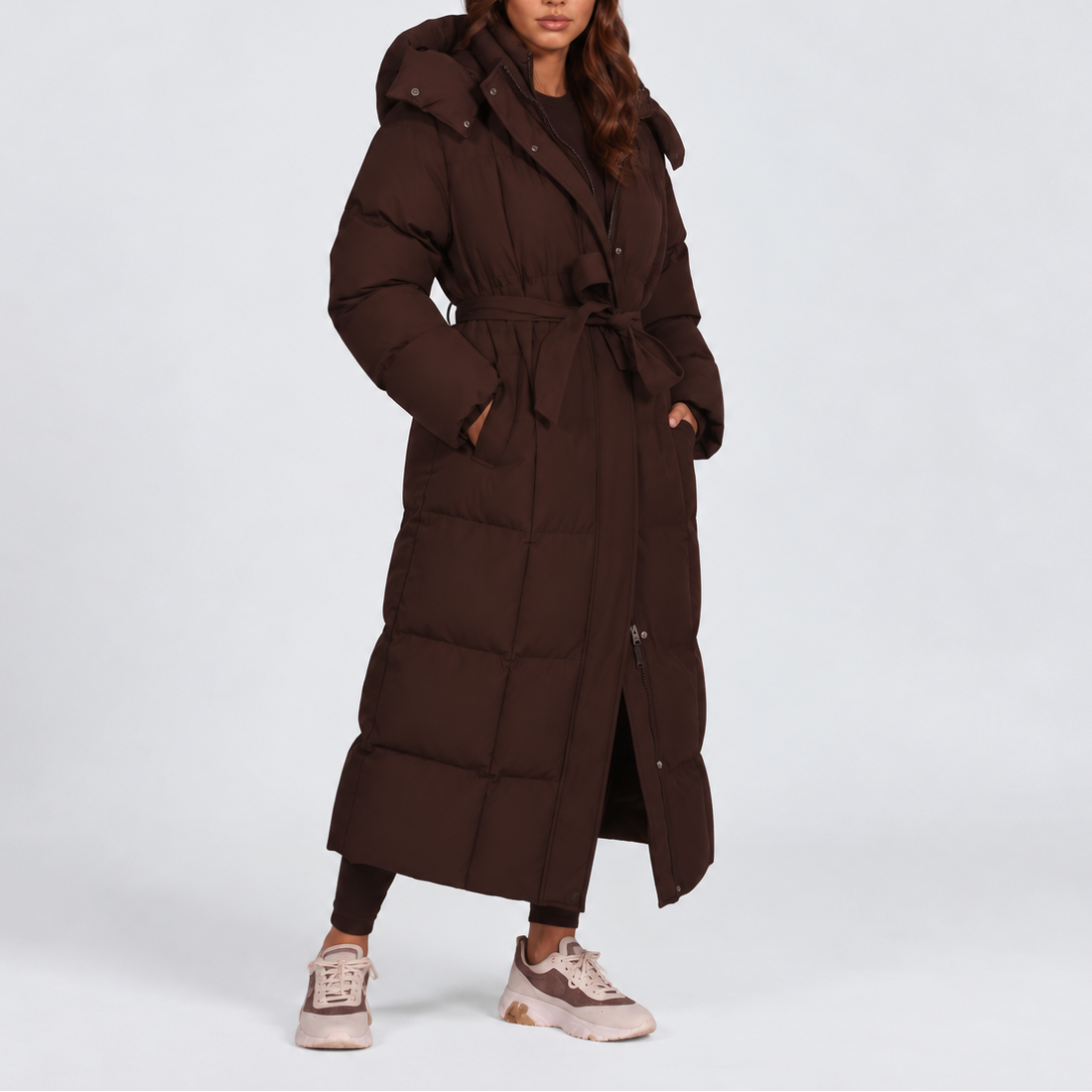 Damen Langer Puffermantel mit Kapuze | Taillierter Winter-Steppmantel