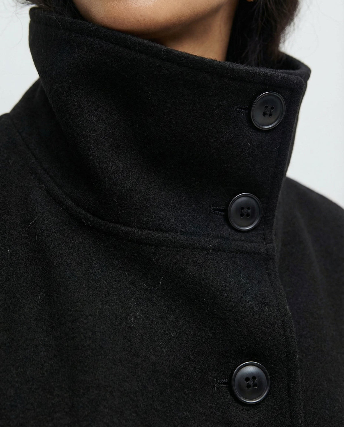 Julia Elegante Damen-Wickeljacke mit Stehkragen für stilvolle Winterlooks