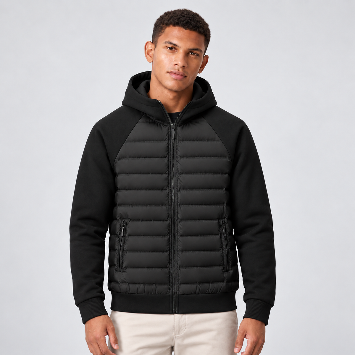Herren Hybrid Steppjacke mit Kapuze und Sweatärmeln – sportliche Übergangsjacke