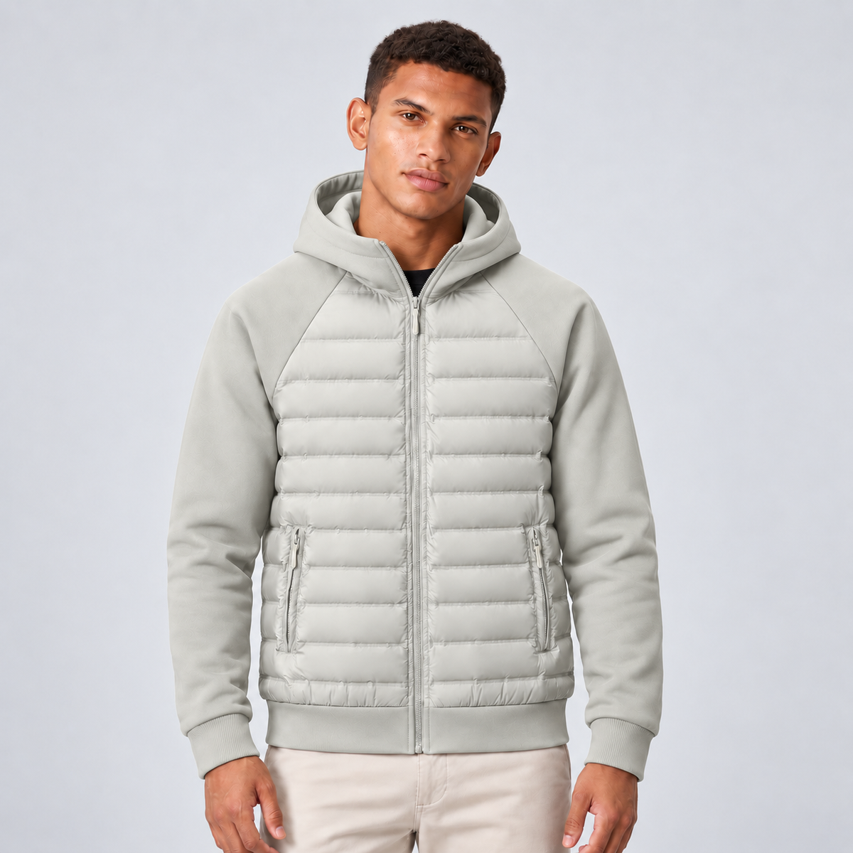 Herren Hybrid Steppjacke mit Kapuze und Sweatärmeln – sportliche Übergangsjacke