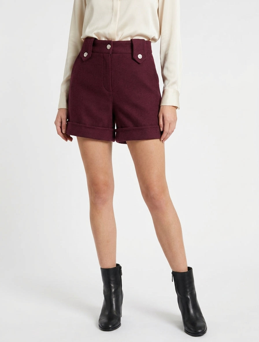 Gerade Shorts mit hoher Taille und Gürtelschlaufen - Weinrot