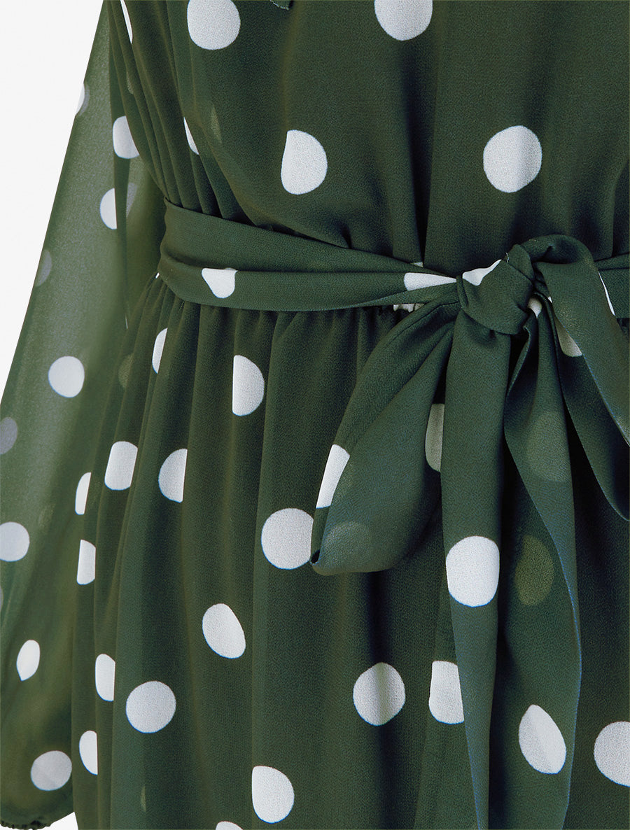 Fließendes Kleid mit Bindeausschnitt und Punkten