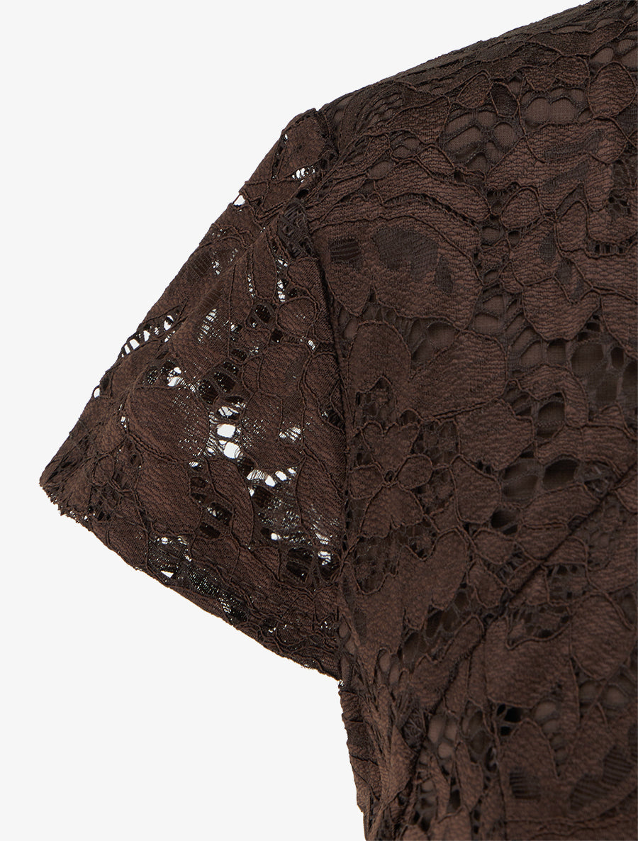 Figurbetontes Kleid mit Herzausschnitt aus Spitze - Braun