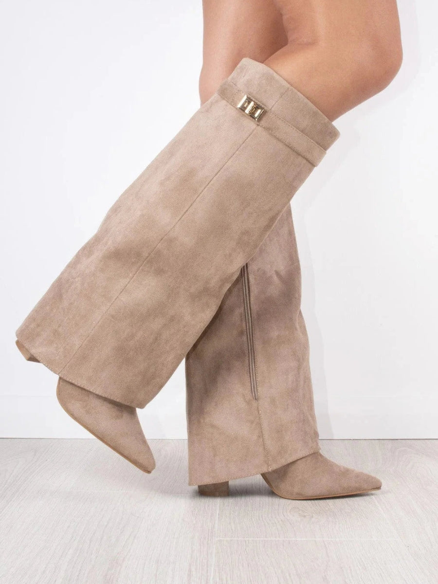 Kniehohe Stiefel – Damenstiefel aus Wildlederimitat mit spitzer Zehenpartie und Absatz