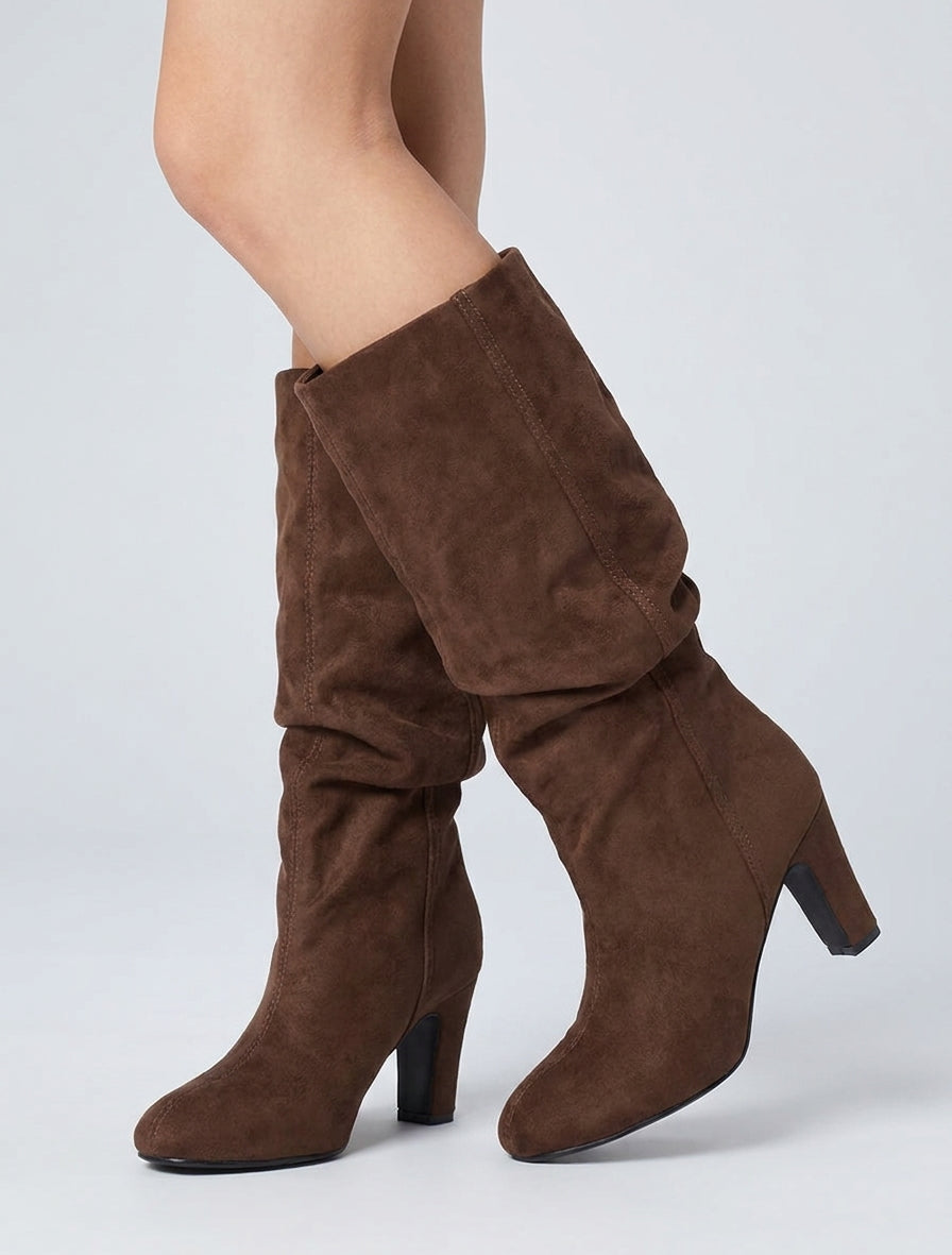 Stiefel aus Velourslederimitat mit Absatz
