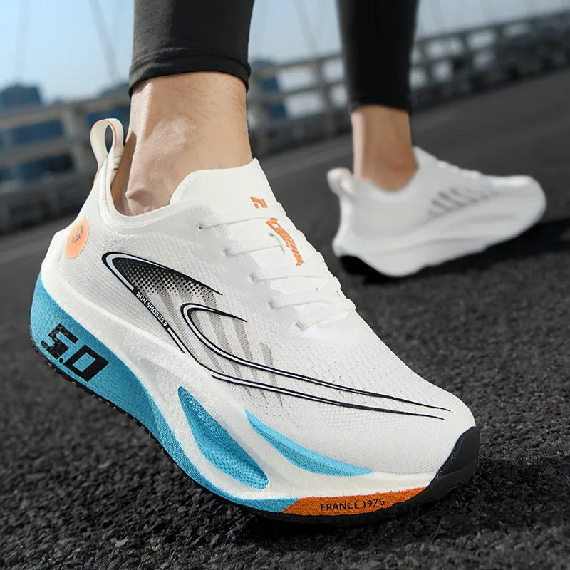 Leichte atmungsaktive Laufschuhe mit stabiler Sohle