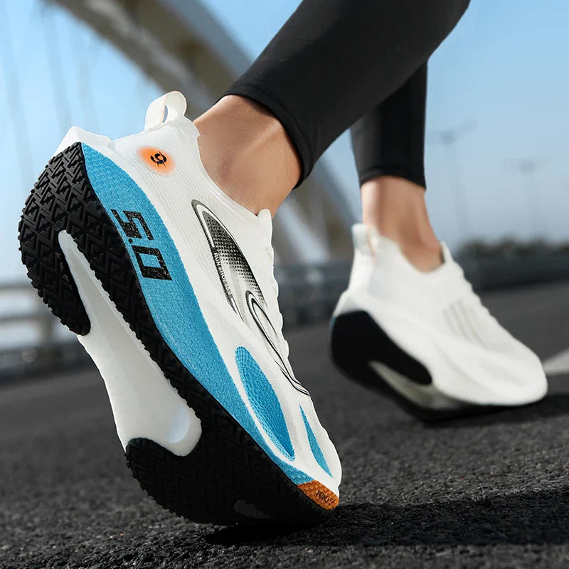 Leichte atmungsaktive Laufschuhe mit stabiler Sohle