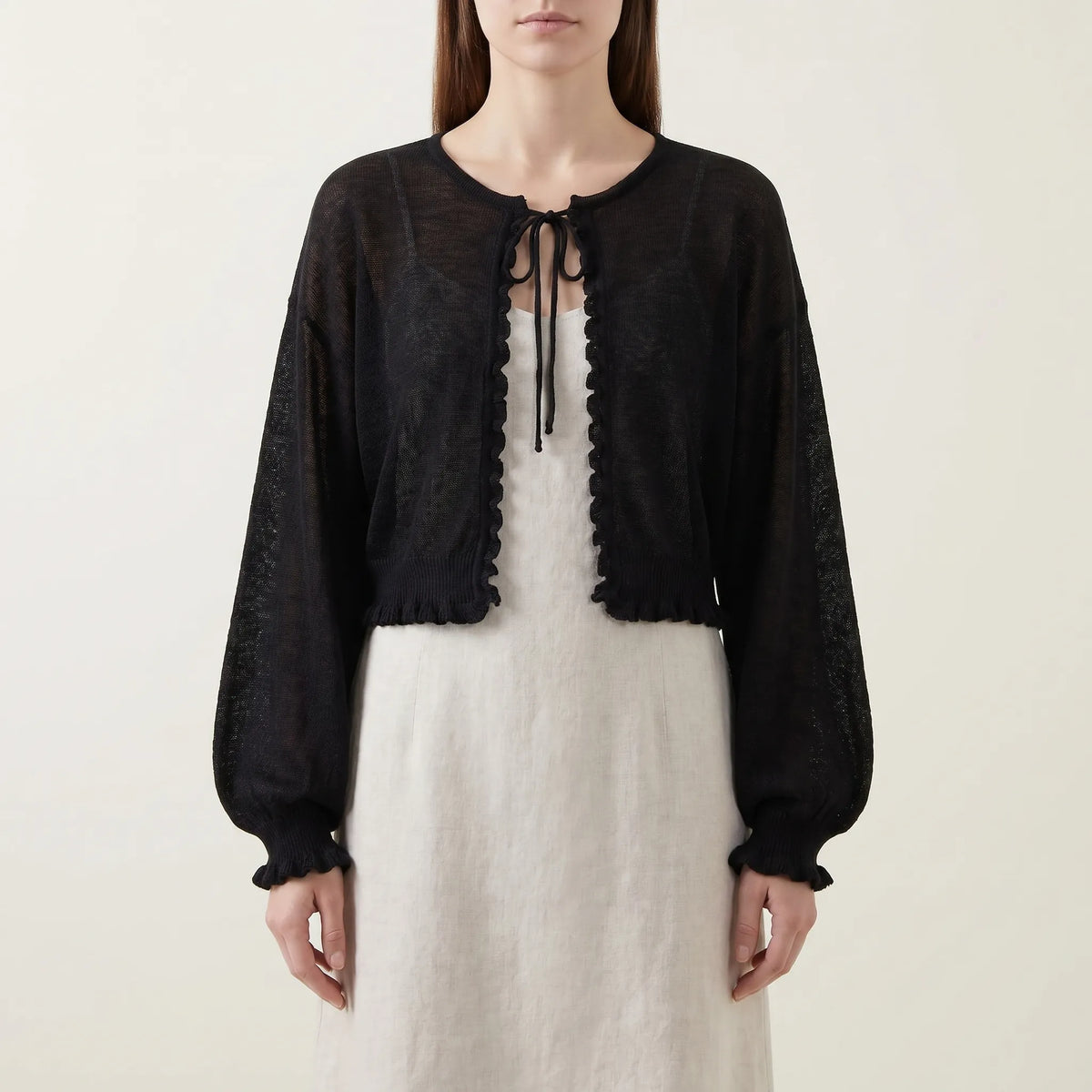 Verkürzter feiner StrickCardigan mit durchsichtigem Gewebe und verkürzter Länge