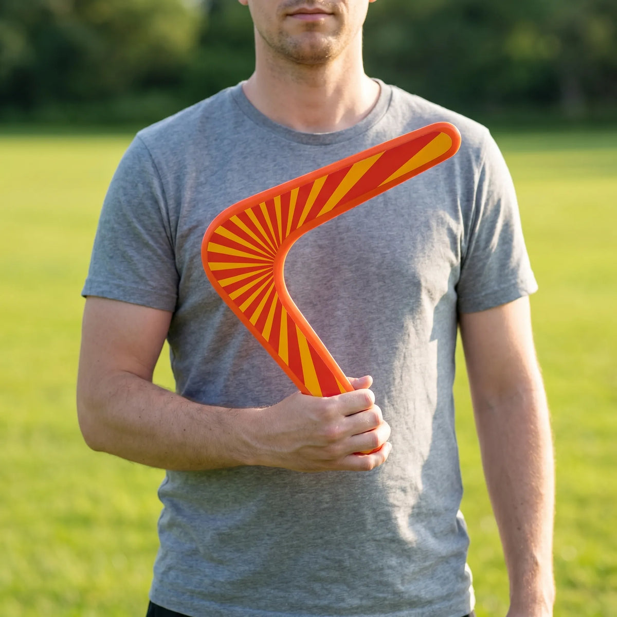 V-förmiger Bumerang mit bemalten Mustern leicht Outdoor-Spiel