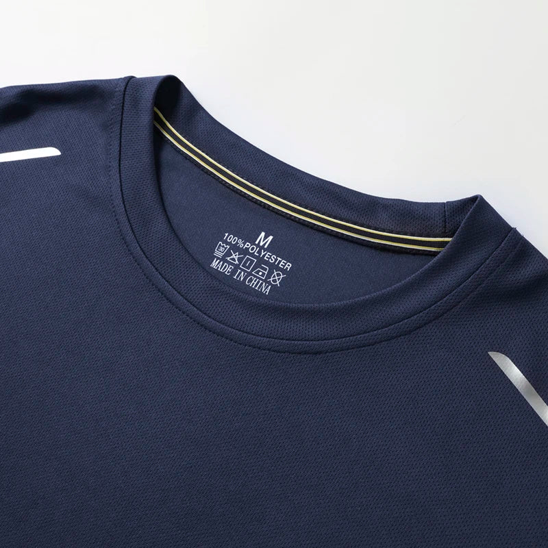 Langarm-Performance-Shirt mit reflektierenden Akzenten und atmungsaktiver Konstruktion