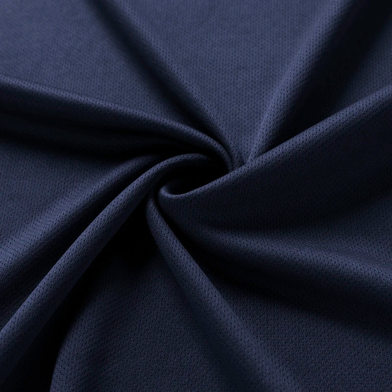 Langarm-Performance-Shirt mit reflektierenden Akzenten und atmungsaktiver Konstruktion