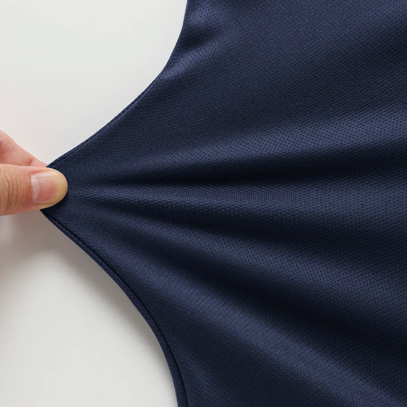 Langarm-Performance-Shirt mit reflektierenden Akzenten und atmungsaktiver Konstruktion