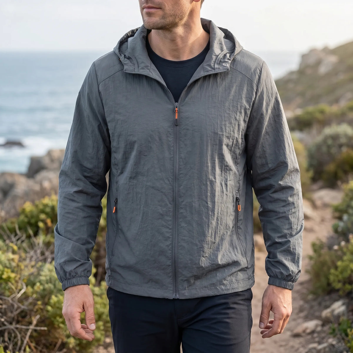 Leichte Outdoor-Windjacke mit Kapuze schnelltrocknend lange Ärmel