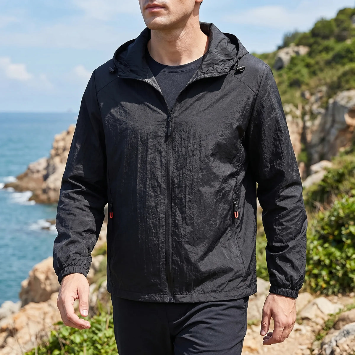 Leichte Outdoor-Windjacke mit Kapuze schnelltrocknend lange Ärmel