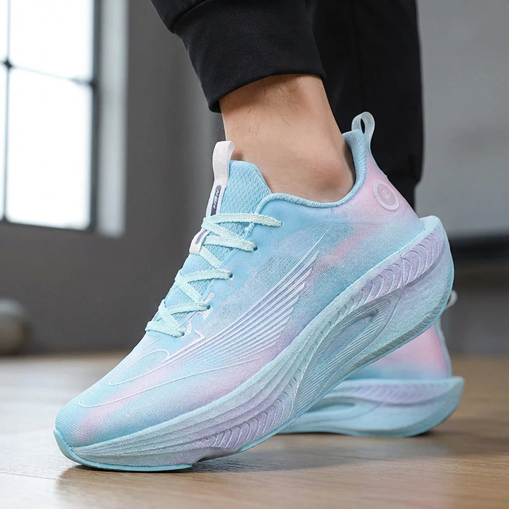 Ultraleichter Laufschuh mit atmungsaktivem Obermaterial und stabilem Design