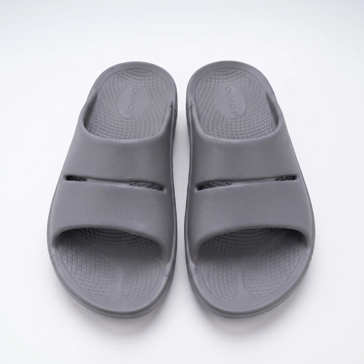 Dickgepolsterte Slip-On-Sandalen mit rutschfester Sohle und anatomischem Fußbett